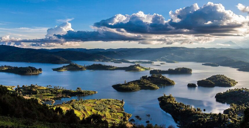 LAKE BUNYONYI